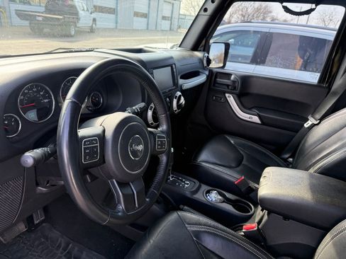 Used 2016 Jeep Wrangler Unlimited Sahara w/ Connectivity Group image 12