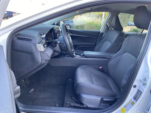 Used 2025 Toyota Camry LE FWD image 33