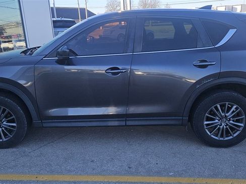 Used 2017 MAZDA CX-5 Touring w/ Preferred Equipment Package image 4