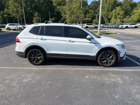 Used 2024 Volkswagen Tiguan SE AWD/4WD image 13