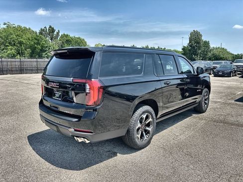 New 2026 GMC Yukon XL AT4 Ultimate w/ LPO, Floor Liner Package AWD/4WD image 11