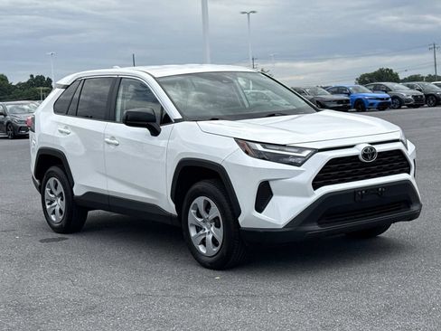 Used 2025 Toyota RAV4 LE AWD/4WD image 1