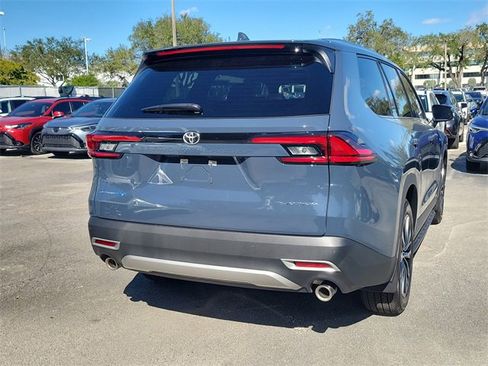 Used 2025 Toyota Grand Highlander MAX Platinum image 4