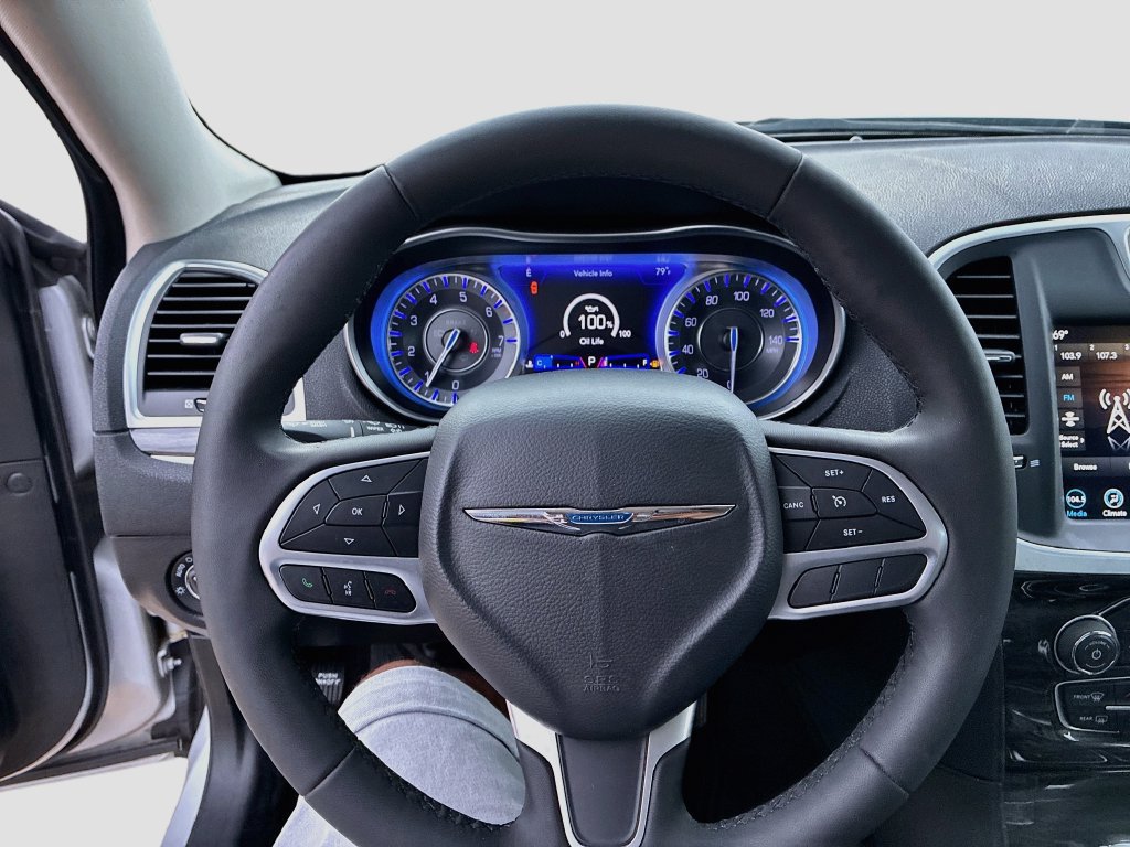 Used 2022 Chrysler 300 Touring L w/ Popular Equipment Group RWD image 11