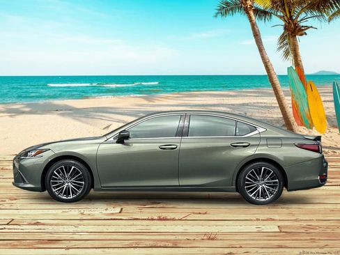 Used 2025 Lexus ES 300h w/ Premium Package image 3