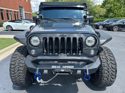 Used 2018 Jeep Wrangler Unlimited Sahara AWD/4WD image 15