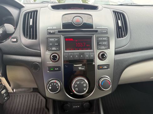 Used 2013 Kia Forte EX FWD image 15
