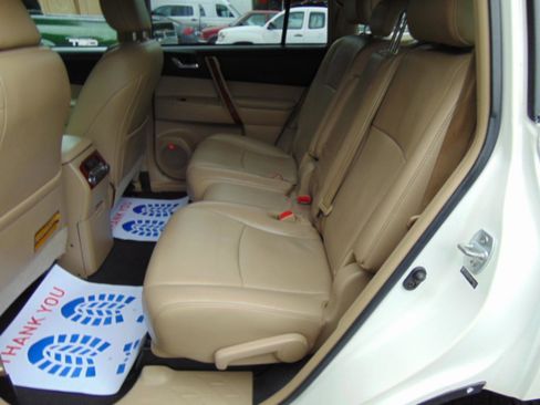 Used 2013 Toyota Highlander Limited FWD image 7