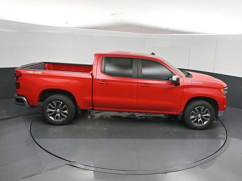 Used 2022 Chevrolet Silverado 1500 LT AWD/4WD image 34