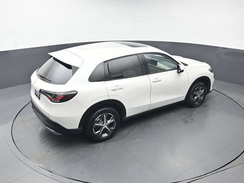 Certified 2025 Honda HR-V EX-L image 40