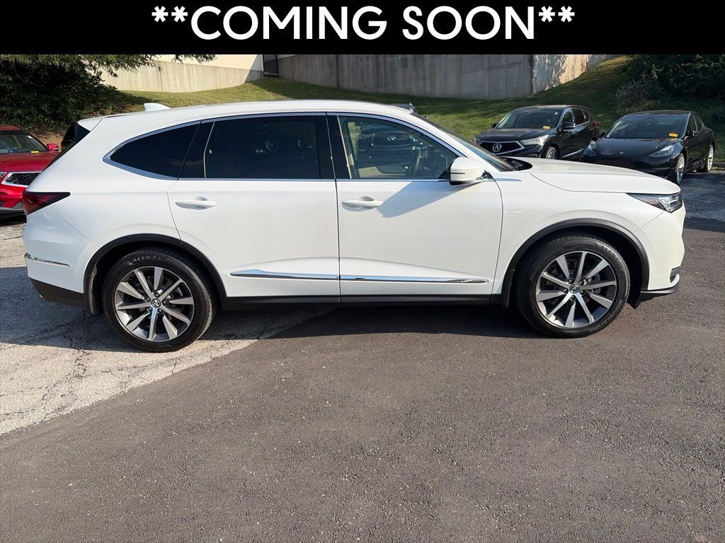 Used 2025 Acura MDX w/ Technology Package AWD/4WD image 4
