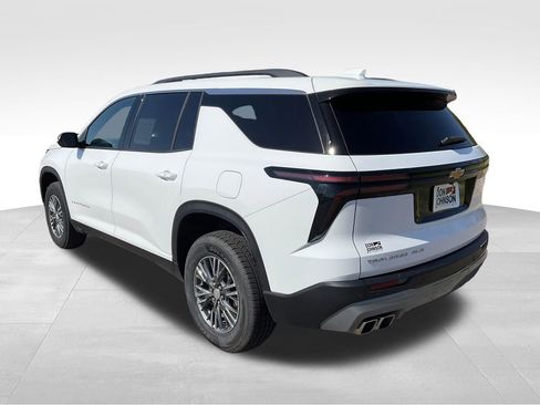 Used 2025 Chevrolet Traverse LT AWD/4WD image 34