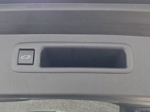 Certified 2024 Toyota Highlander LE image 31