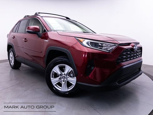 Used 2021 Toyota RAV4 XLE w/ Convenience Package AWD/4WD image 1