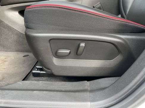 Used 2022 Buick Envision Essence w/ Sport Touring Package image 11