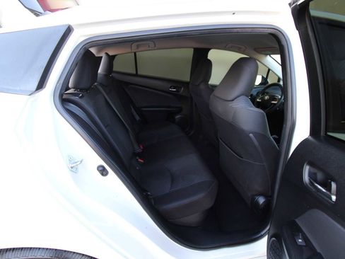 Used 2016 Toyota Prius Two image 19