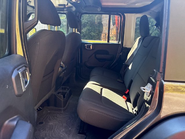 Used 2023 Jeep Wrangler Unlimited Sport AWD/4WD image 16