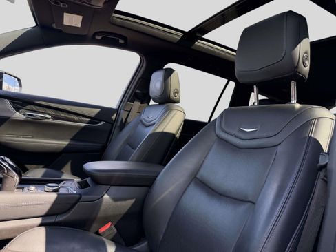 Certified 2020 Cadillac XT6 Premium Luxury FWD image 11