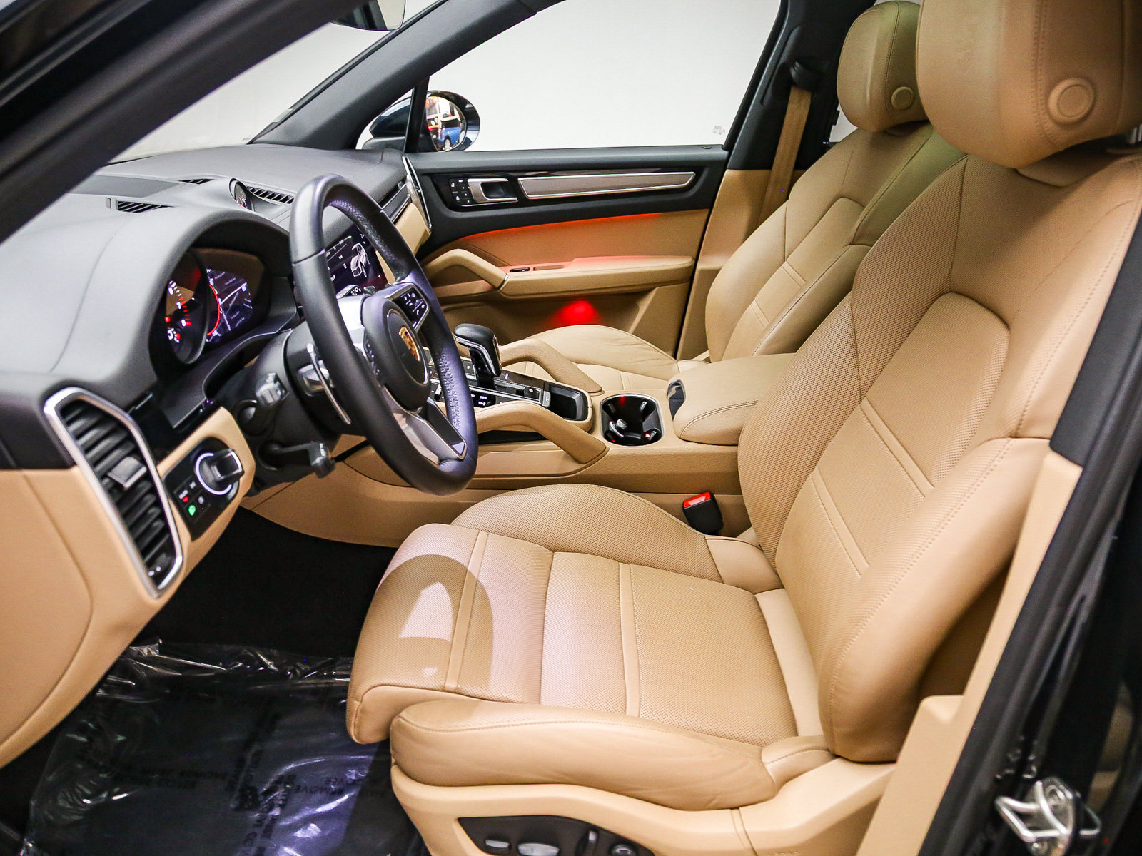 Certified 2023 Porsche Cayenne Platinum Edition AWD/4WD image 22