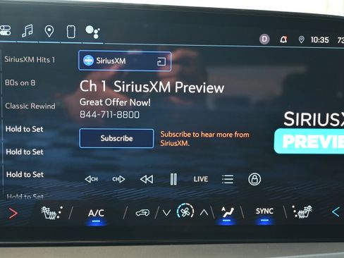 Used 2024 Chevrolet Traverse LT image 23