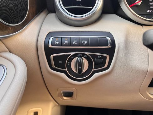 Used 2018 Mercedes-Benz GLC 300 4MATIC image 13