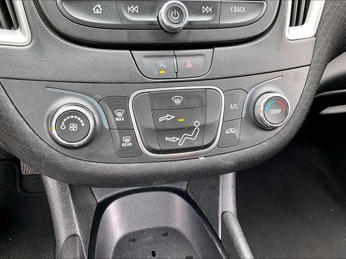 Used 2024 Chevrolet Malibu LS FWD image 21