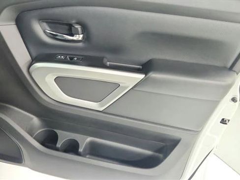 Used 2024 Nissan Titan SV w/ SV Convenience Package image 26