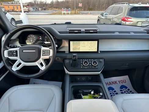 Used 2024 Land Rover Defender 110 S image 17