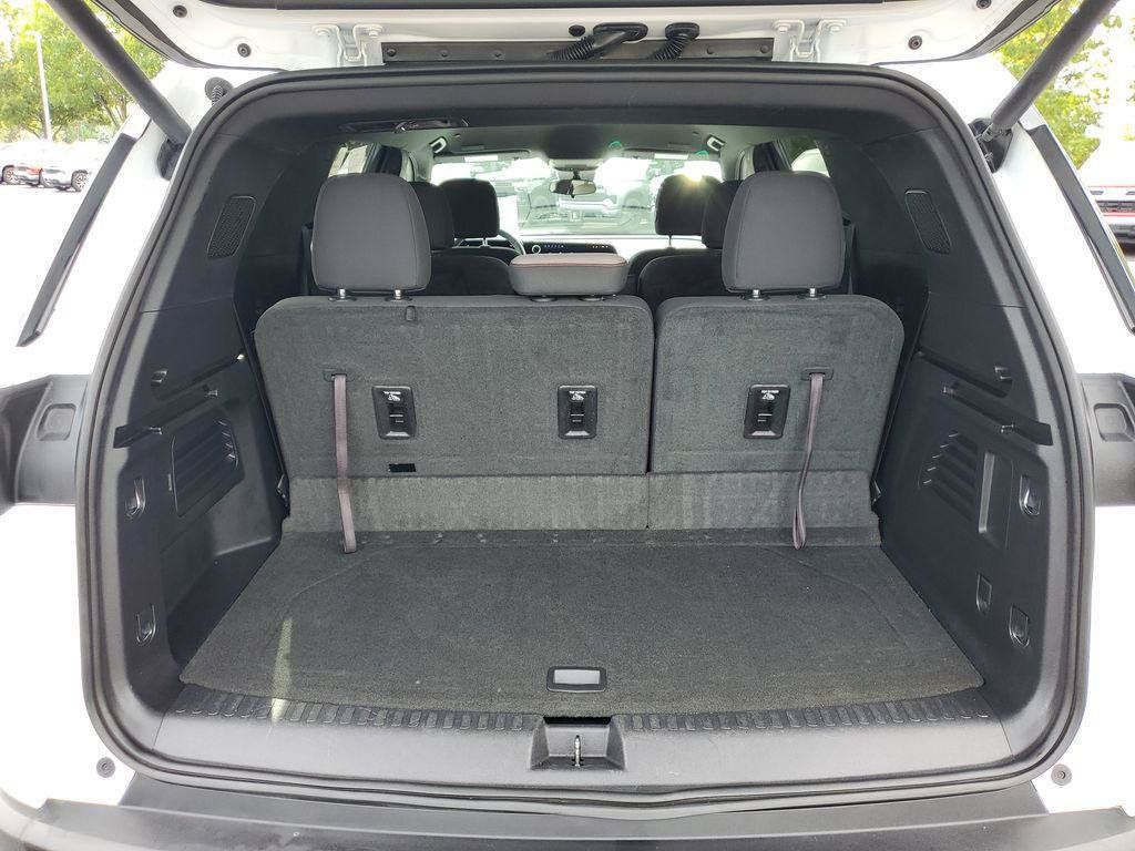 Used 2024 Chevrolet Traverse LT w/ LPO, Floor Liner Package AWD/4WD image 31