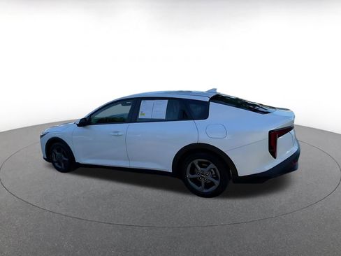 Used 2025 Kia K4 LXS image 10