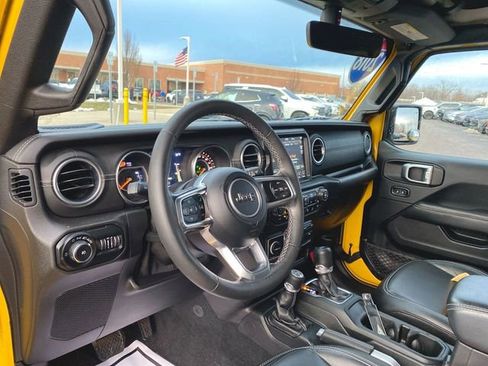 Used 2018 Jeep Wrangler Unlimited Sahara image 10