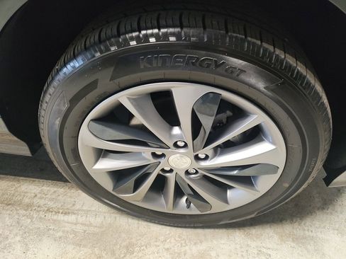 Used 2021 Buick Encore GX Select w/ Sport Touring Package image 4