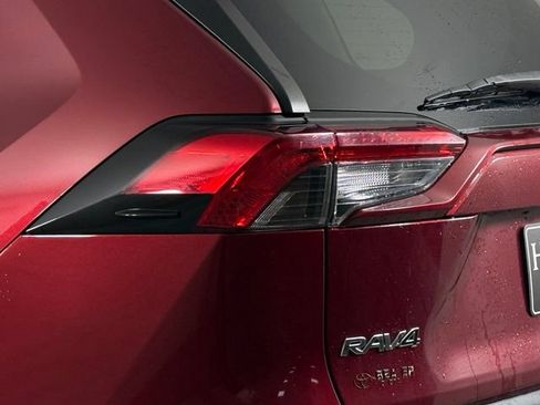 Used 2021 Toyota RAV4 XLE Premium FWD image 16