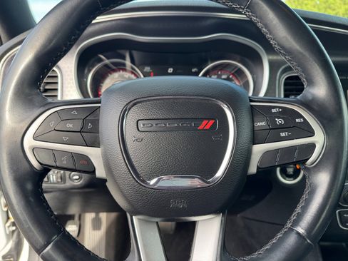 Used 2016 Dodge Charger SXT image 9