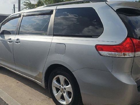 Used 2014 Toyota Sienna LE FWD image 9