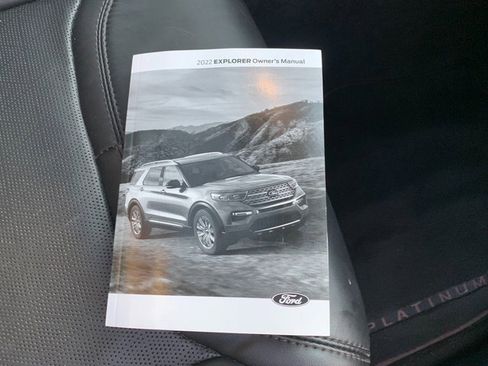 Used 2022 Ford Explorer Platinum w/ Equipment Group 601A AWD/4WD image 13