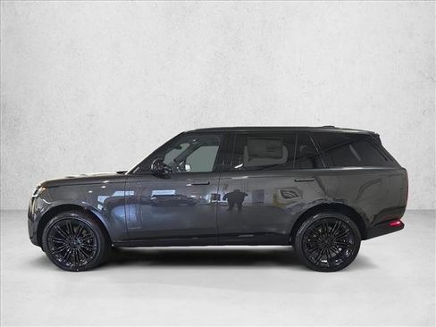 New 2026 Land Rover Range Rover Long Wheelbase SE image 8