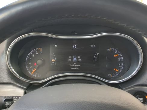 Used 2019 Jeep Grand Cherokee Laredo image 26