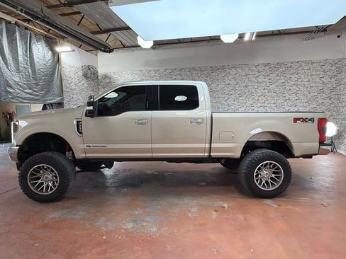 Used 2018 Ford F250 Lariat w/ Tow Technology Bundle AWD/4WD image 4