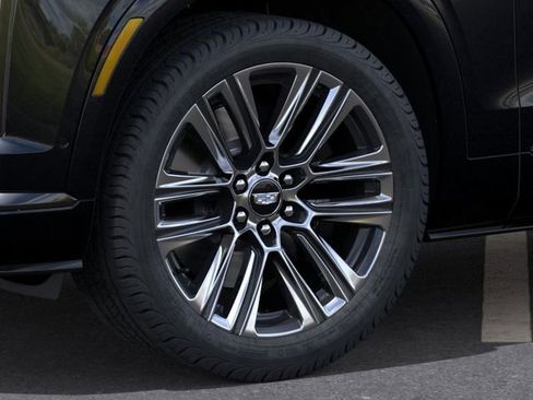 New 2026 Cadillac Vistiq Platinum w/ LPO, Floor Liner Package AWD/4WD image 9