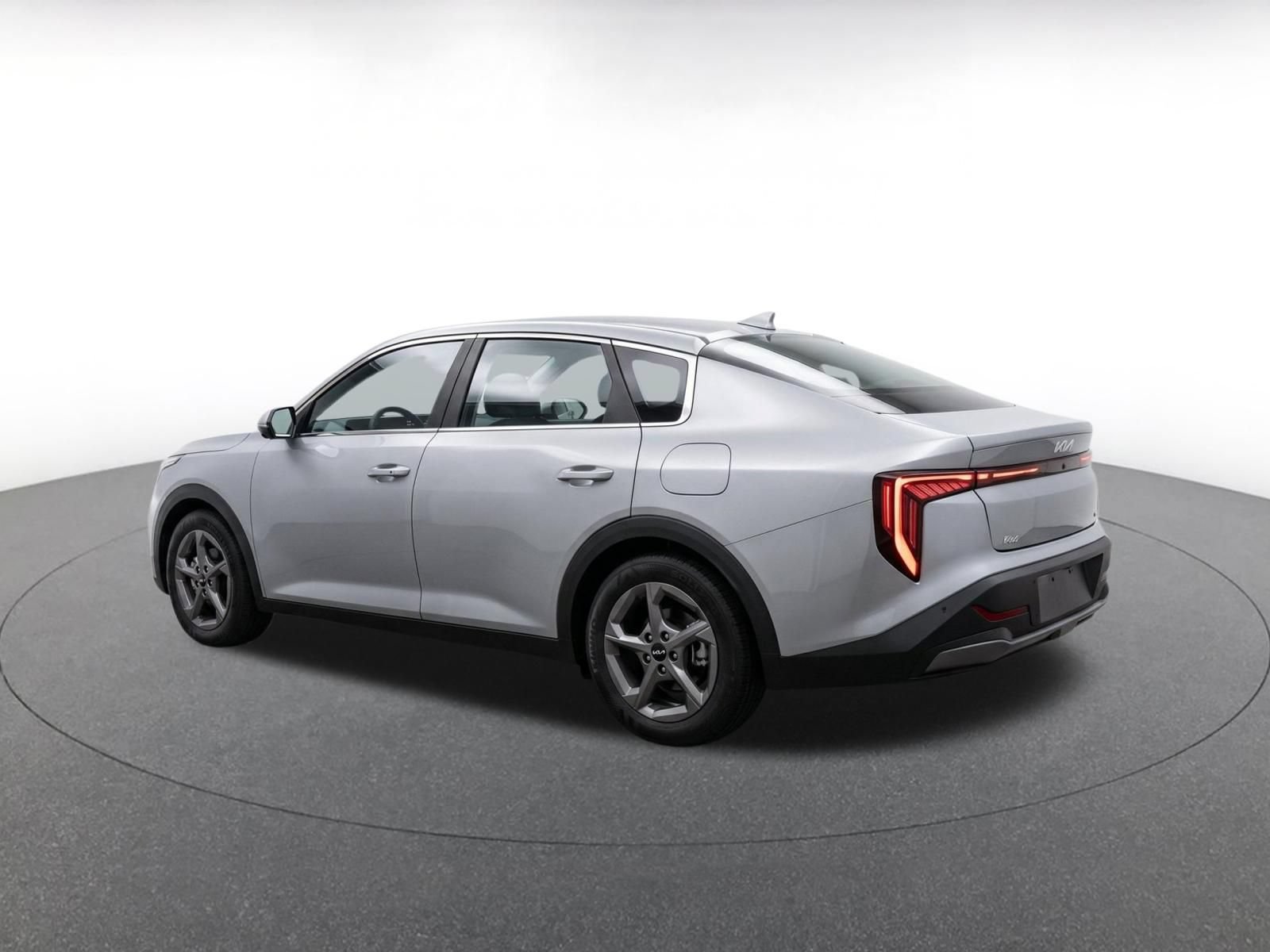 Used 2026 Kia K4 FWD image 6