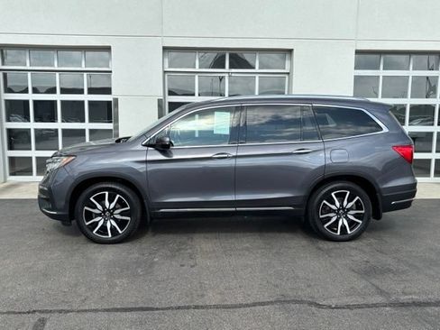 Used 2019 Honda Pilot Touring image 3