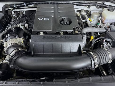 Used 2020 Nissan Frontier SV image 32