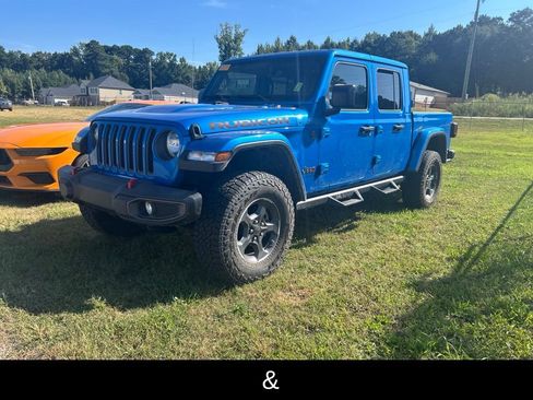 Used 2023 Jeep Gladiator Rubicon w/ Cold Weather Group AWD/4WD image 3