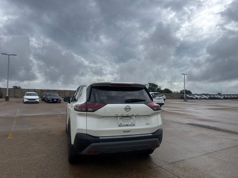 Used 2023 Nissan Rogue SV FWD image 15