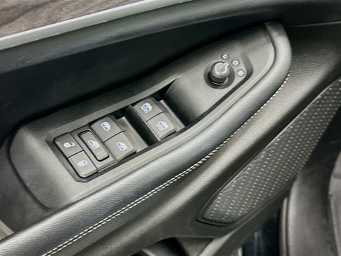 Used 2023 Jeep Grand Cherokee L Limited AWD/4WD image 15