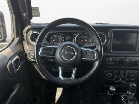 Used 2018 Jeep Wrangler Unlimited Sahara AWD/4WD image 14