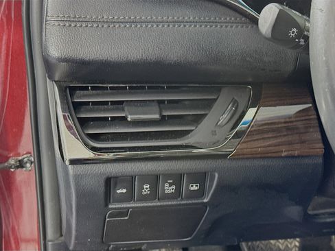 Used 2014 Toyota Avalon Limited w/ Technology Package image 10