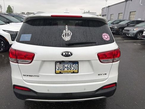 Used 2017 Kia Sorento EX AWD/4WD image 3