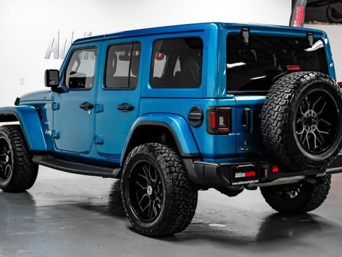 Used 2020 Jeep Wrangler Unlimited Sahara AWD/4WD image 9